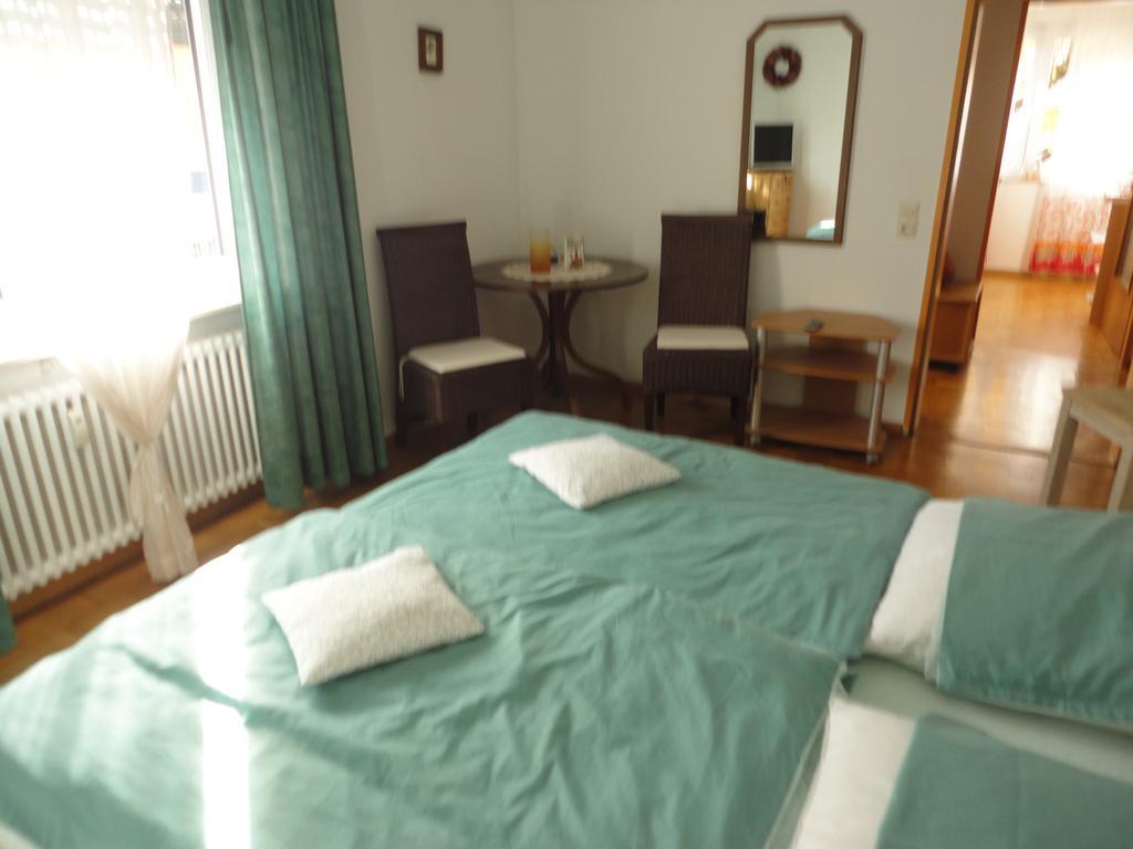 Ferienwohnung Toska Pfaffenweiler Szoba fotó
