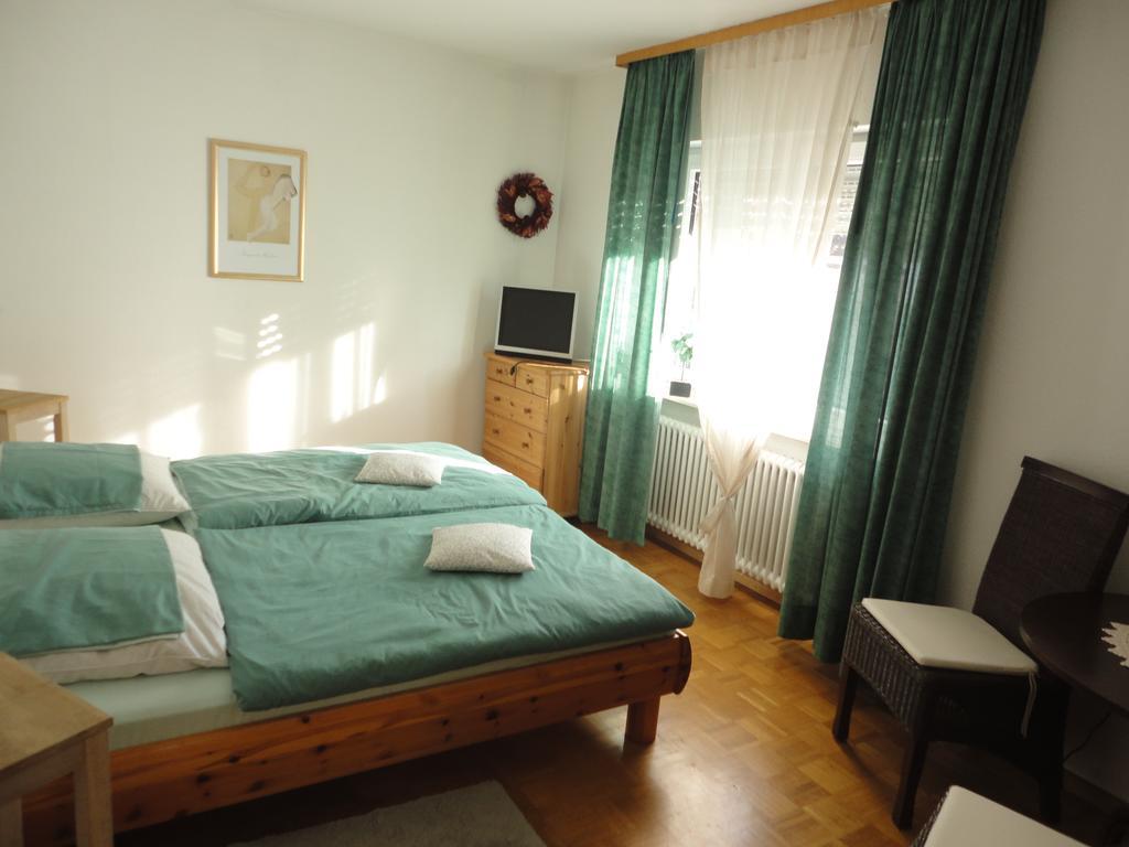 Ferienwohnung Toska Pfaffenweiler Szoba fotó